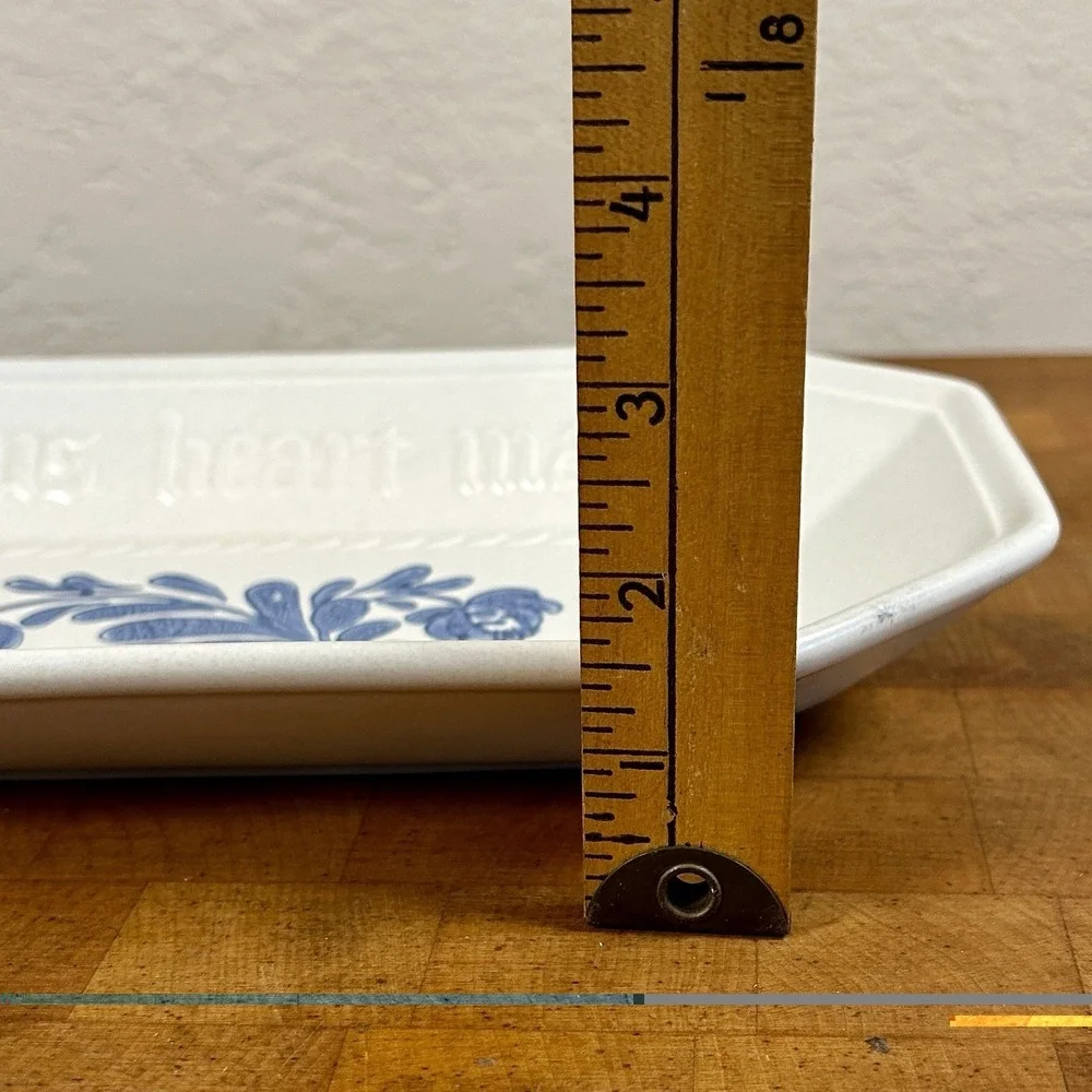 Pfaltzgraff Yorktowne Bread Tray 